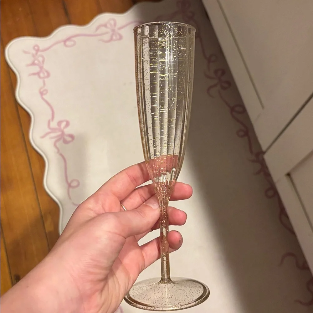 6 Gold Sparkle Ribbed Plastic Champagne Glasses